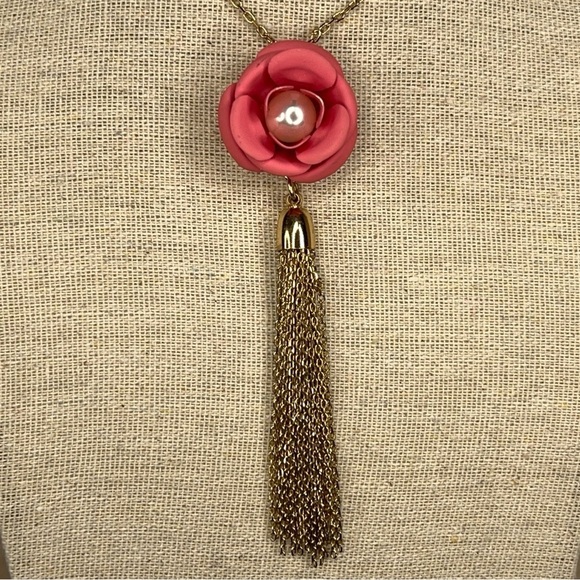 GOLD ROSE TASSEL NECKLACE FAUX PEARL ACCENT - Picture 4 of 12